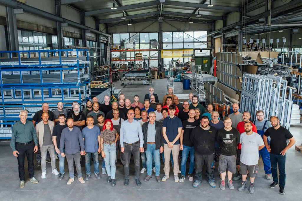 Team analysiert Dashboard